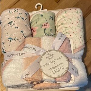 Modern Baby Floral Hooded Towel and Washcloth Set - Pink and Green